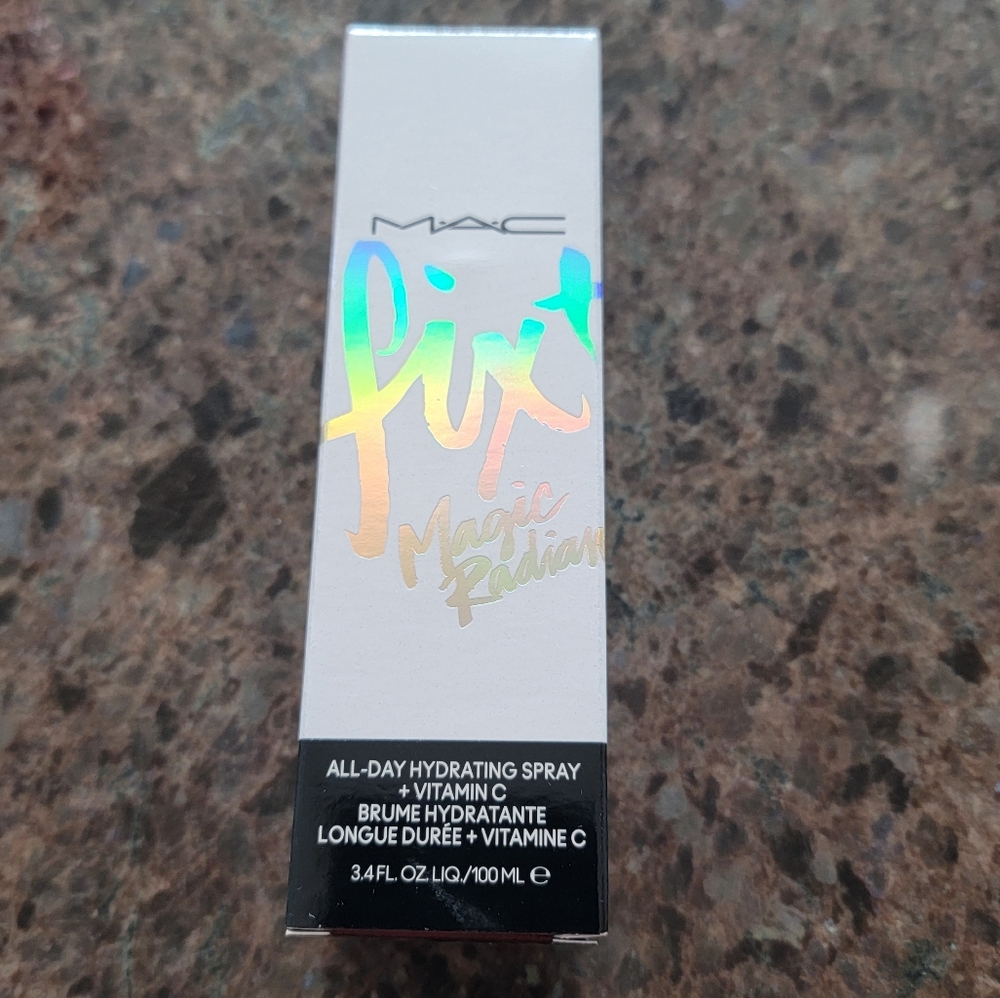 NWT! Mac Fix+ Hydrating Spray - Picture 4 of 5